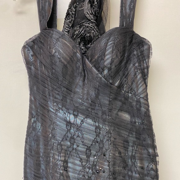 Ivonne D Rosette beaded, sleeveless long gown - Picture 7 of 12